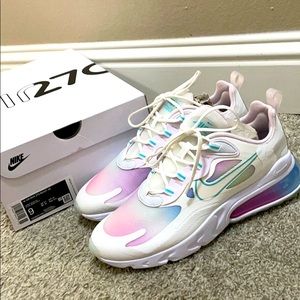NEW 💝 Nike Air Max 270 React Sneakers Size 9